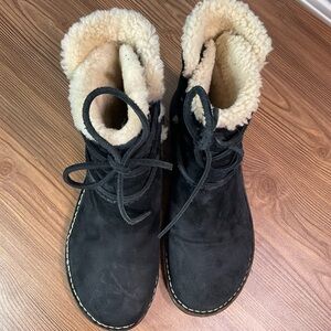 UGG Black Suede Winter Boots with Cream Lining size 8
